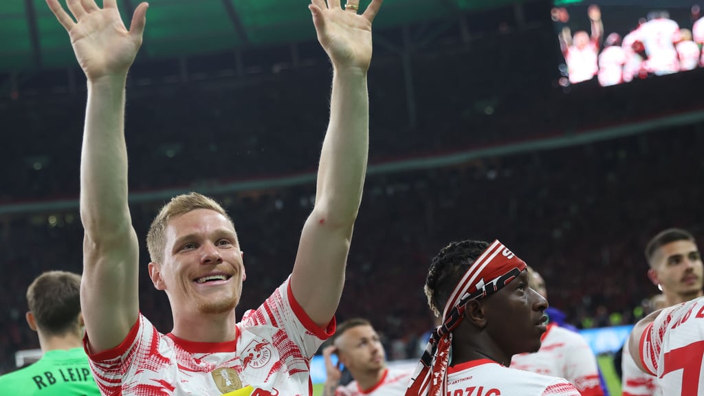 „Da ist alles abgefallen. Bei mir wahrscheinlich noch ein bisschen mehr”: Marcel Halstenberg nach dem DFB-Pokalsieg.