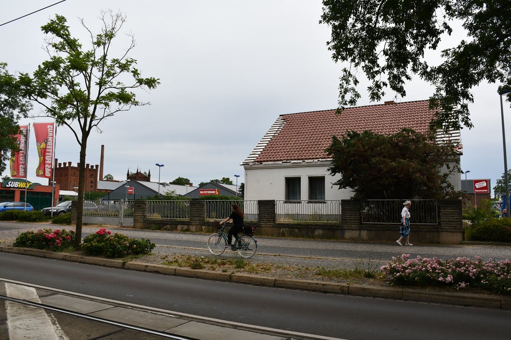 An der Lübecker Straße in Magdeburg-Neustadt entsteht ein neuer Fachhandel für Werkzeuge.