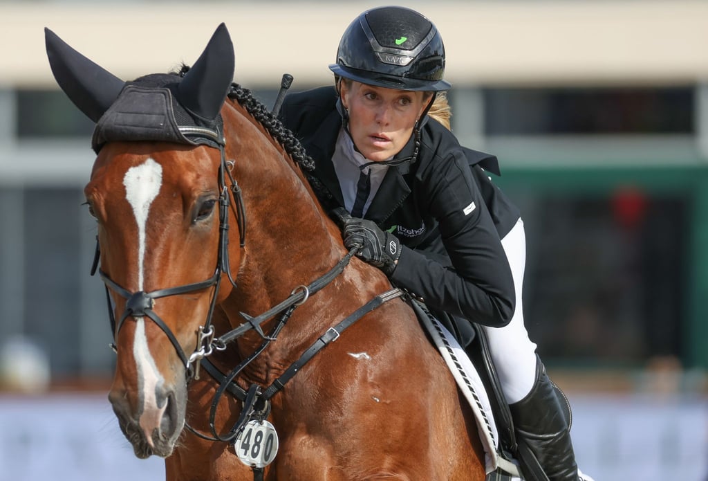 Springreiterin Janne-Friederike Meyer-Zimmermann reitet auf Messi van ’t Ruytershof.