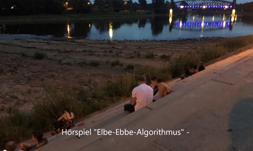 Cover zum Hörspiel "Der Elbe-Ebbe-Algorithmus" von Herbert Beesten, das am 3. Juli 2022 ab 17 Uhr am Magdeburger Domfelsen präsentiert wird.