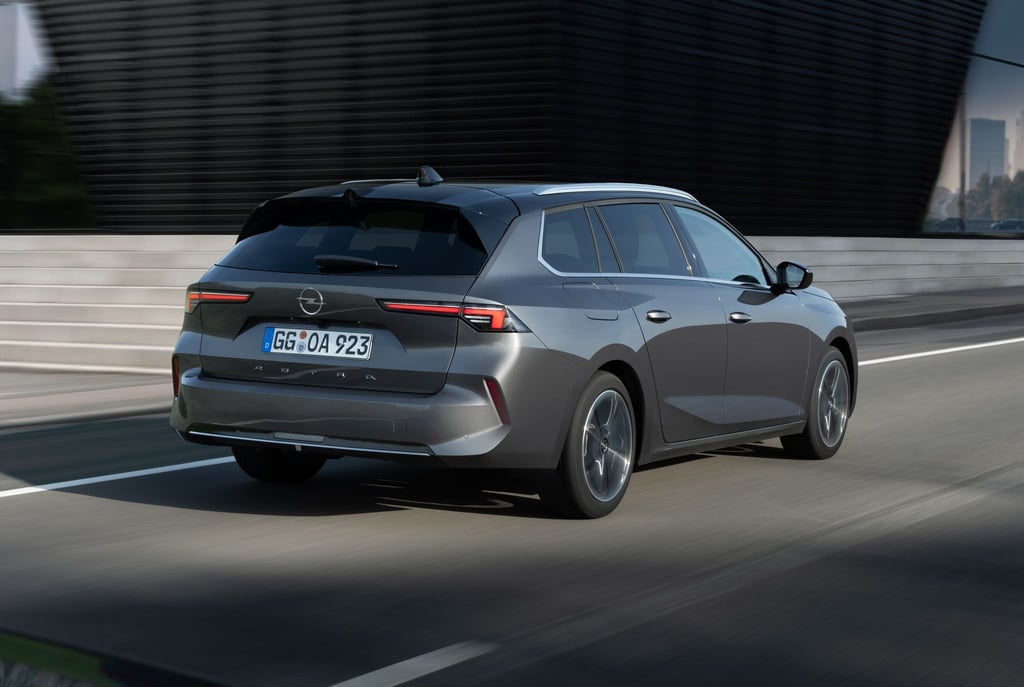 Den Opel Astra gibt es gegen einen Aufpreis ab Herbst auch als Kombi.