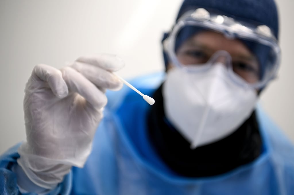 PCR-Tests werden in Magdeburg weiterhin angeboten - nur eben nicht in der Fieberambulanz in der Brandenburger Straße.