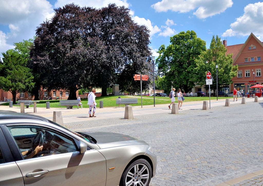 Der Winckelmannplatz in Stendal wird zum Problemort. Anwohner sprechen von Lärm, Müll und Vandalismus.