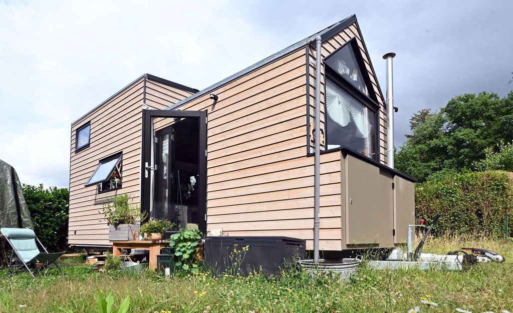 Das Tiny House von Carola Dreiszas, aufgenommen auf dem Campingplatz Albtal. Tiny Houses - Minihäuser - gibt es inzwischen überall in Deutschland. Noch sind es nicht viele, denn passende Grundstücke sind rar.
