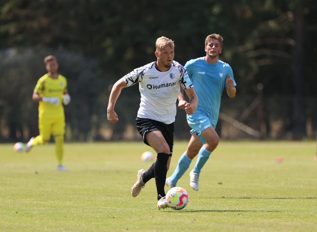 Tim Stappmann (22; am Ball) kam aus Oberhausen zum FCM.
