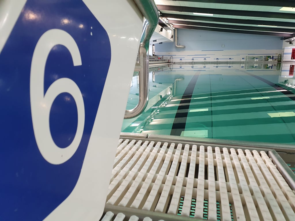 Die Schwimmhalle Diesdorf nach ihrer Sanierung: In Magdeburg bleiben die Schwimmhallen an den Wochenenden vorerst fürs öffentliche Baden geschlossen.