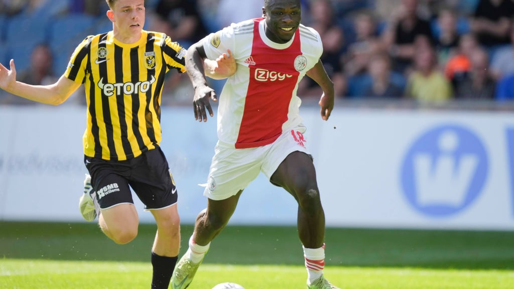 Brian Brobbey dürfte bald wieder fest bei Amsterdam spielen.
