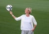 Die Fußball-Bundestrainerin Martina Voss-Tecklenburg freut sich auf die EM.
