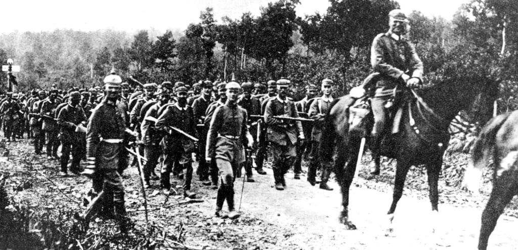 Der Erste WEltkrieg wird oft als Urkatastrophe des 20. Jahrhunderts bezeichnet. Die regionalen Persönlichkeiten Edlef Köppen und Otto Bernhard Wendler wurden als Soldaten von den Kriegserlebnissen deutlich geprägt und wendeten sich später mit künstlerischen Mitteln gegen den Krieg.