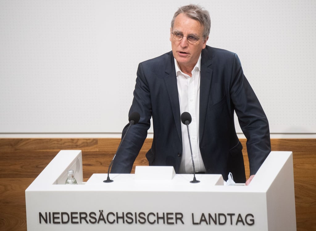 Stefan Wenzel spricht im niedersächsischen Landtag.