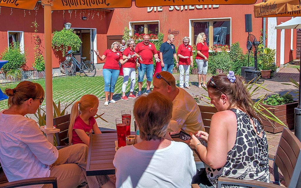 Zu erleben waren auch Auszüge aus dem Programm der Stimmungsfinken.