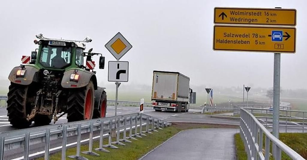 An der abknickenden Vorfahrtsstraße zwischen Wedringen und Vahldorf kommt es immer wieder zu Unfällen.