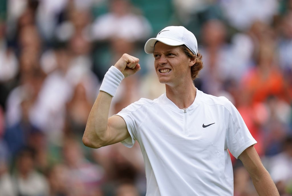 Steht das erste Mal in Wimbledon unter den besten Acht: Jannik Sinner jubelt.