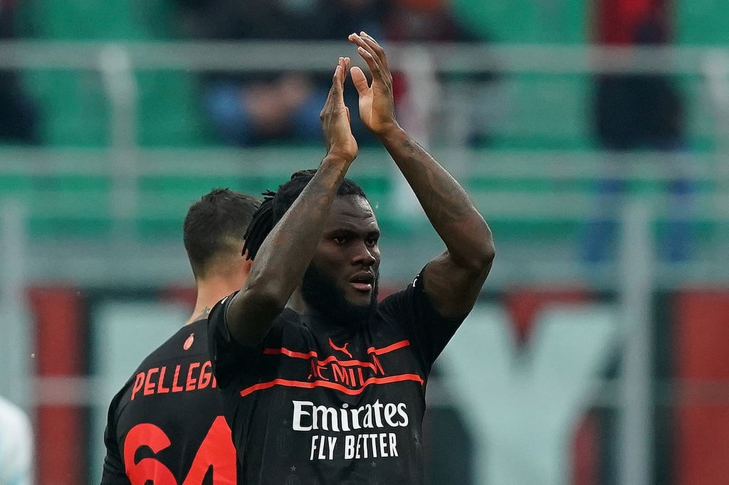 Franck Kessie hat einen Vertrag beim FC Barcelona unterschrieben.