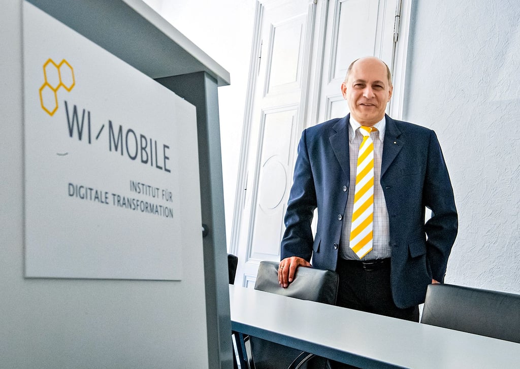 Mit seinem „wi-mobile Institut für digitale Transformation“ in Naumburg angekommen: Professor Dr. Key Pousttchi, einer der renommiertesten Experten auf dem Gebiet der Digitalisierung und digitalen Transformation.