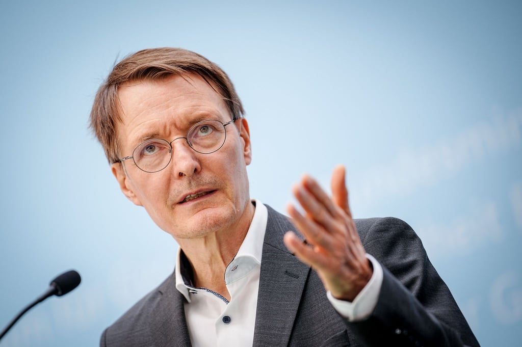 Bundesgesundheitsminister Karl Lauterbach (SPD) bei einer Pressekonferenz in Berlin.