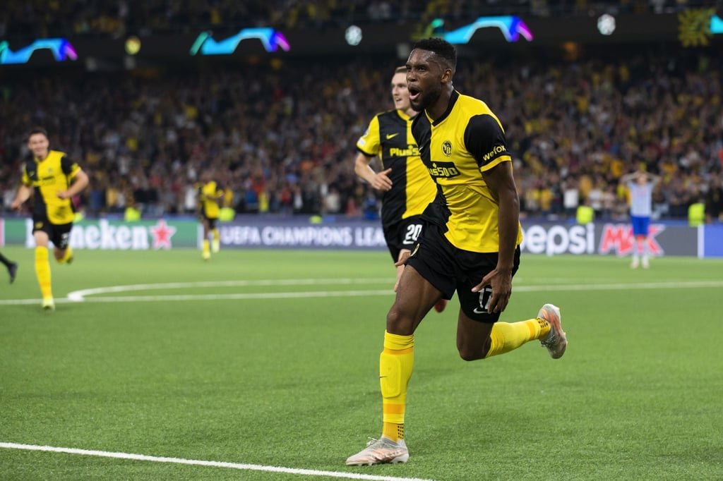 Jordan Siebatcheu, hier noch im Trikot von den Young Boys Bern, jubelt nach seinem Treffer.