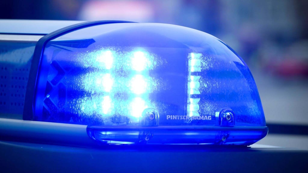 Nach einer körperlichen Auseinandersetzung auf der Herrenbreite sucht die Polizei Zeugen.