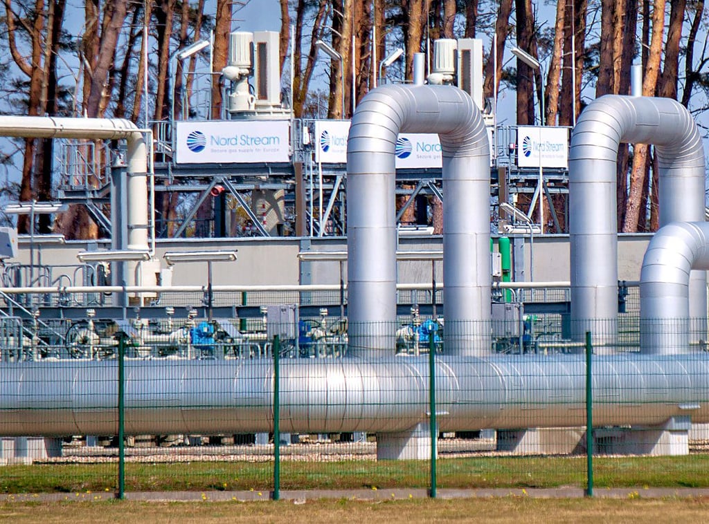 Blick auf Rohrsysteme und Absperrvorrichtungen in der Gasempfangsstation der Ostseepipeline Nord Stream 1 in Lubmin in Mecklenburg-Vorpommern. Die Wartung des Systems steht an.
