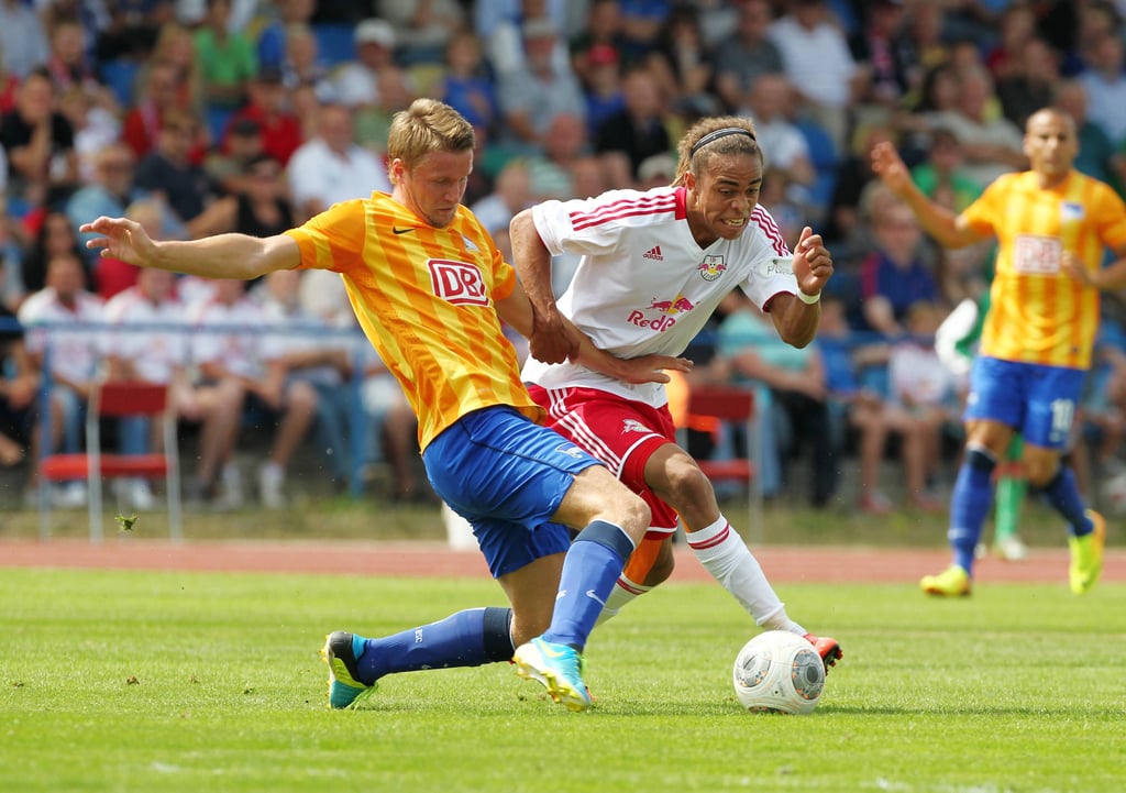 Der junge Maik Franz (l.) bei einem Testspiel 2013 gegen den noch jüngeren Yussuf Poulsen von RB Leipzig.