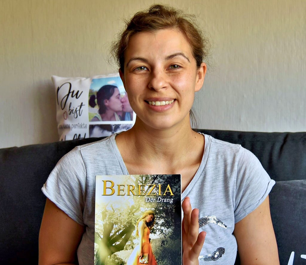 Unter dem Pseudonym Daria Richter hat Daria Jung das Jugendbuch „Berezia - Der Drang“ geschrieben.