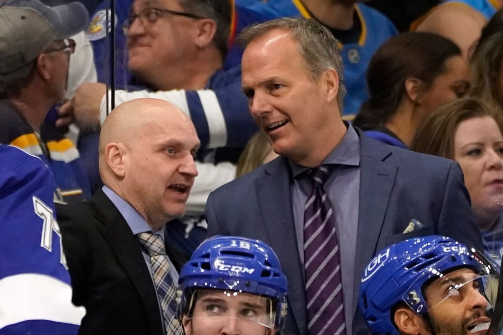 Neuer Trainer bei den Red Wings: Derek Lalonde (l).