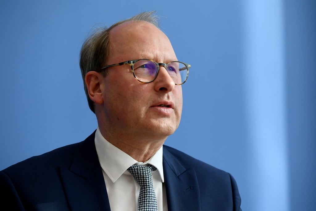 Stefan Genth, Hauptgeschäftsführer des Handelsverbandes Deutschland (HDE), erwartet schwere Zeiten für den Einzelhandel.