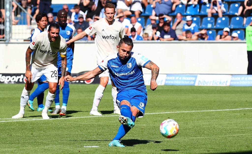 Baris Atik möchte schnellstmöglich wieder den Ball mit dem Fuß streicheln. Doch die Prognosen für seine Rückkehr beim FCM sind eher vorsichtig.