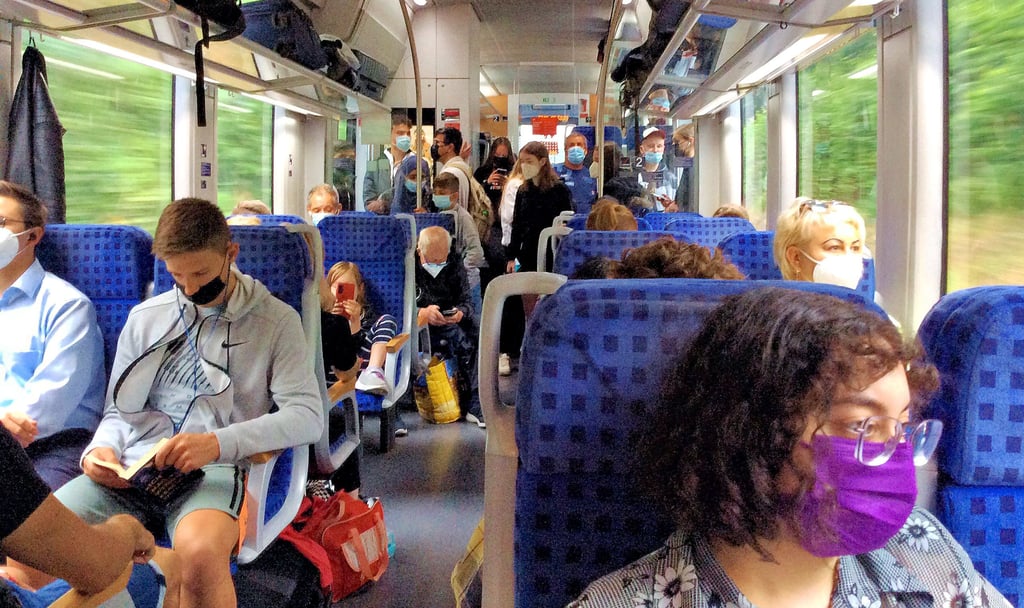 Großes Gedränge im Regionalexpress von Leinefelde nach Kassel. Zwei Stationen später sind auch alle Stehplätze besetzt.