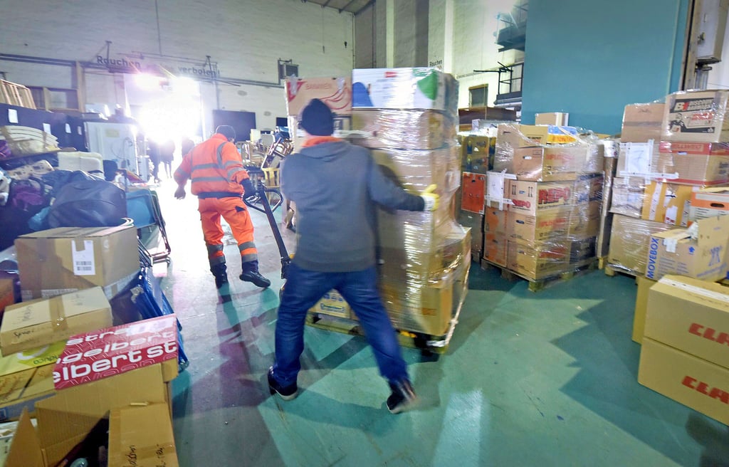 Die Wohnungen der Flüchtlinge werden oftmals mit Möbelspenden aus dem Sammelstellen ausgestattet.