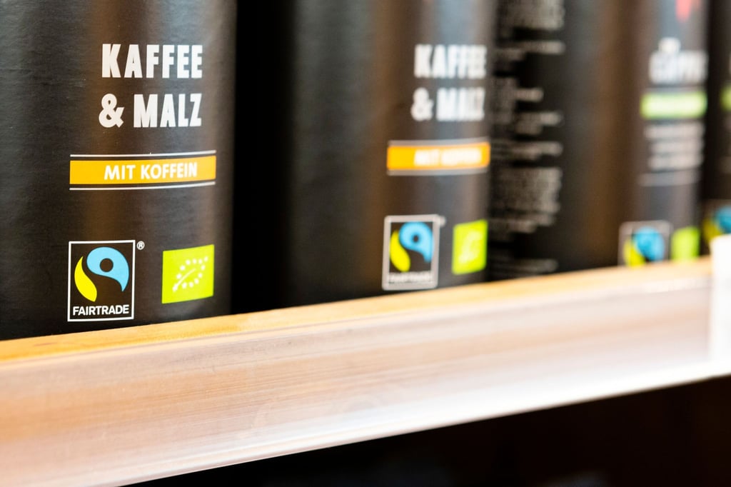 Fair gehandelter Kaffee in einem Bioladen: Die Branche zieht Bilanz.