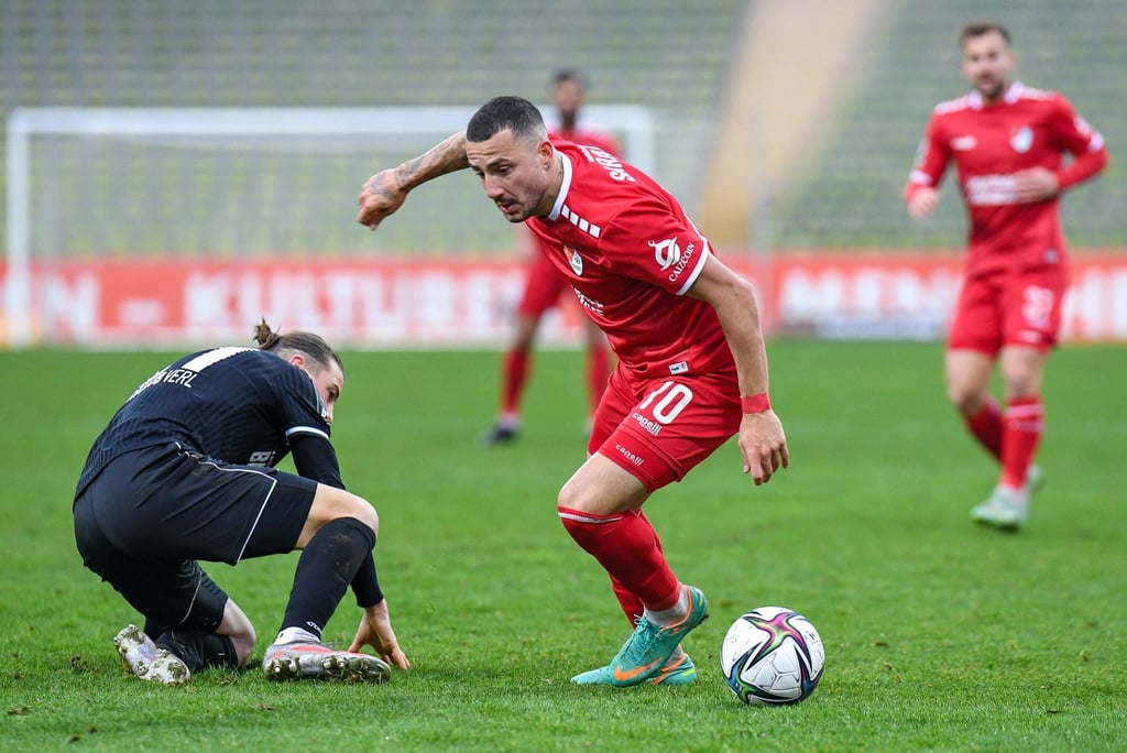 Sararer könnte den Sturm beim FCM bekleiden.