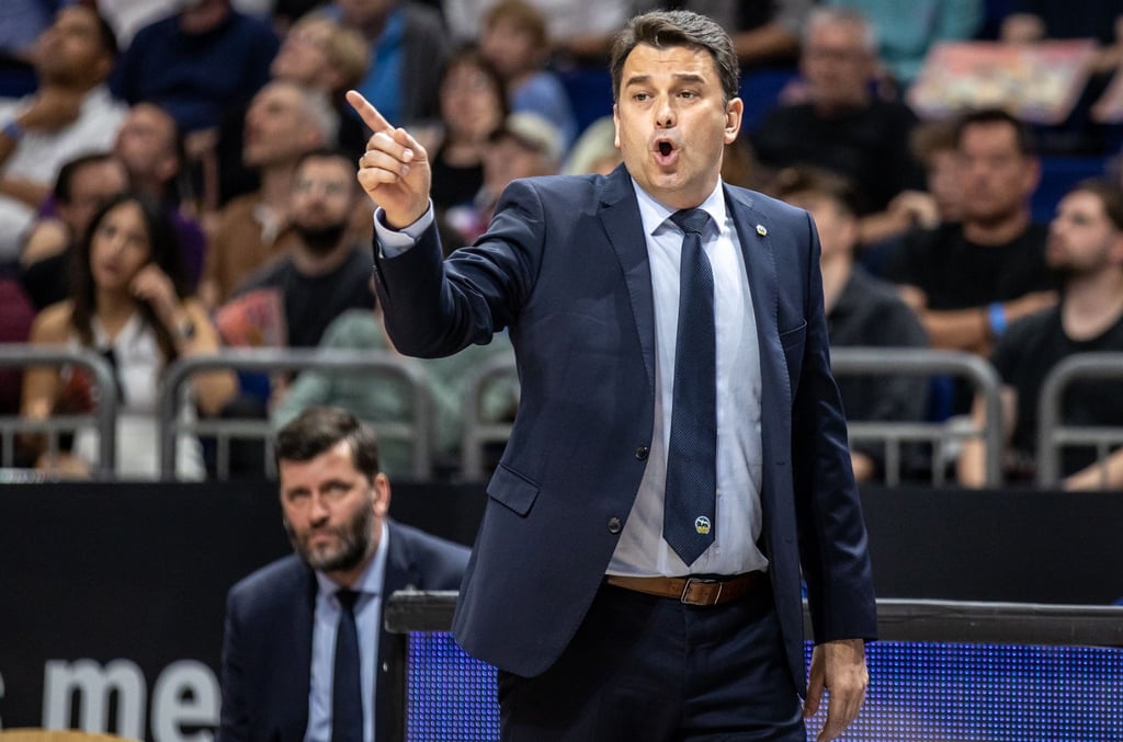 Alba Berlin verlängerte den Vertrag von Coach Israel González.