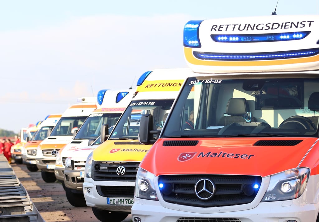 Bei dem Busunglück auf der A9 im Jahr 2019 mussten zahlreiche Rettungswagen gleichzeitig ausrücken.