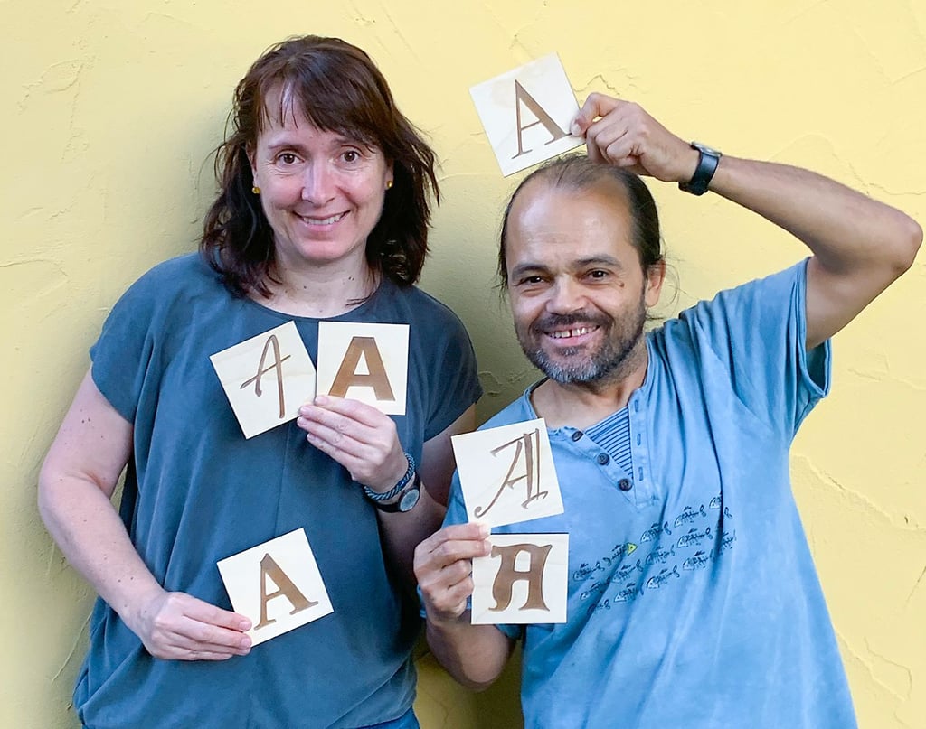 Silvia Topanka-Freihube und Bertram Freihube: Das Künstlerpaar gestaltet im Rahmen der Landesliteraturtage 2022 ein Fest in Wittenberg, in dem es um die Druckkunst geht. Es ist auch ein Beitrag zum Jubiläumsjahr 500 Jahre Bibelübersetzung.