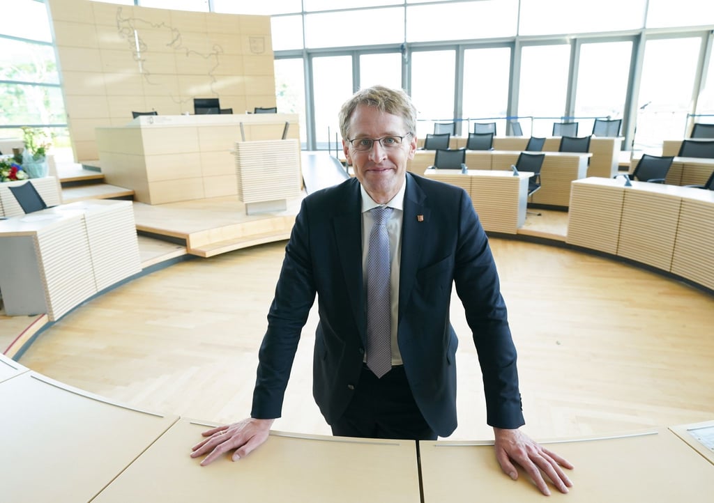 Schleswig-Holsteins wiedergewählter Ministerpräsident Daniel Günther sieht seinen Platz auch weiterhin in Kiel.