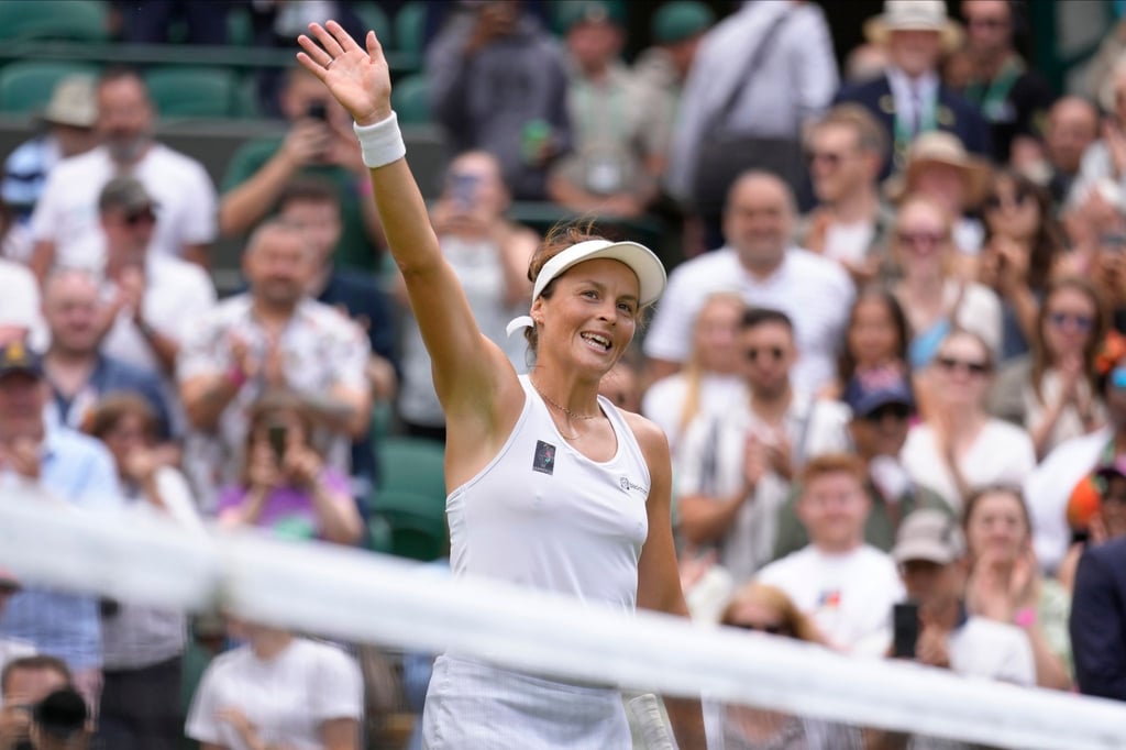 Tatjana Maria feiert im Viertelfinale ihren Sieg über Landsfrau Jule Niemeier.