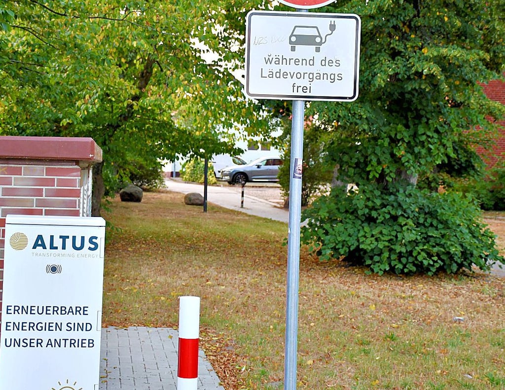 Im Bereich der Parkplätze mit E-Ladesäulen könnte eine Heizanlage, entstehen.