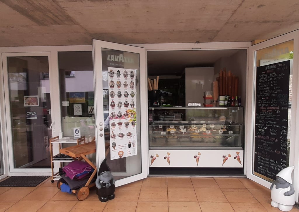 Das Eiscafé Sapori del Gelato liegt an der Elbe.