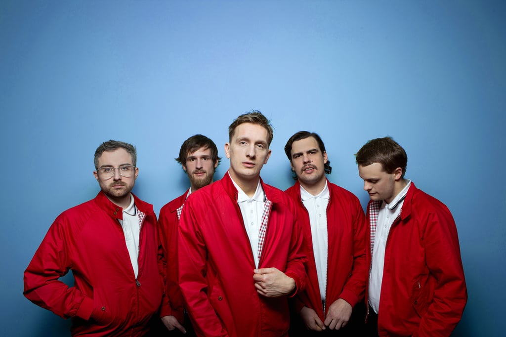 Die Chemnitzer Band Kraftklub machen mit Bill und Tom von Tokio Hotel gemeinsame Sache. In der Nacht von Donnerstag zu Freitag (8. Juli) ging die gemeinsame Single online.