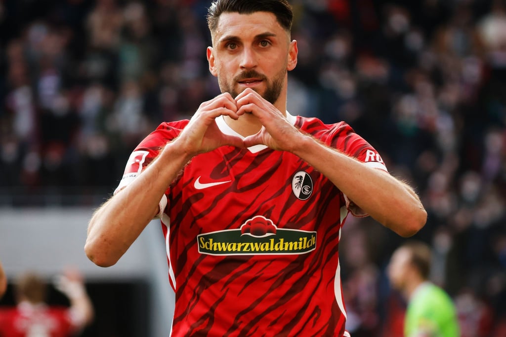 Offensivspieler Grifo verlängert beim SC Freiburg.