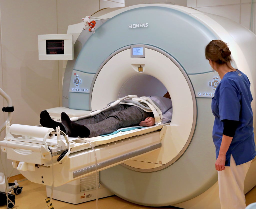 Die MRT-Untersuchung, also eine Kernspintomographie in der „Röhre“, ist entscheidend bei der Diagnose eines Glioblastoms.