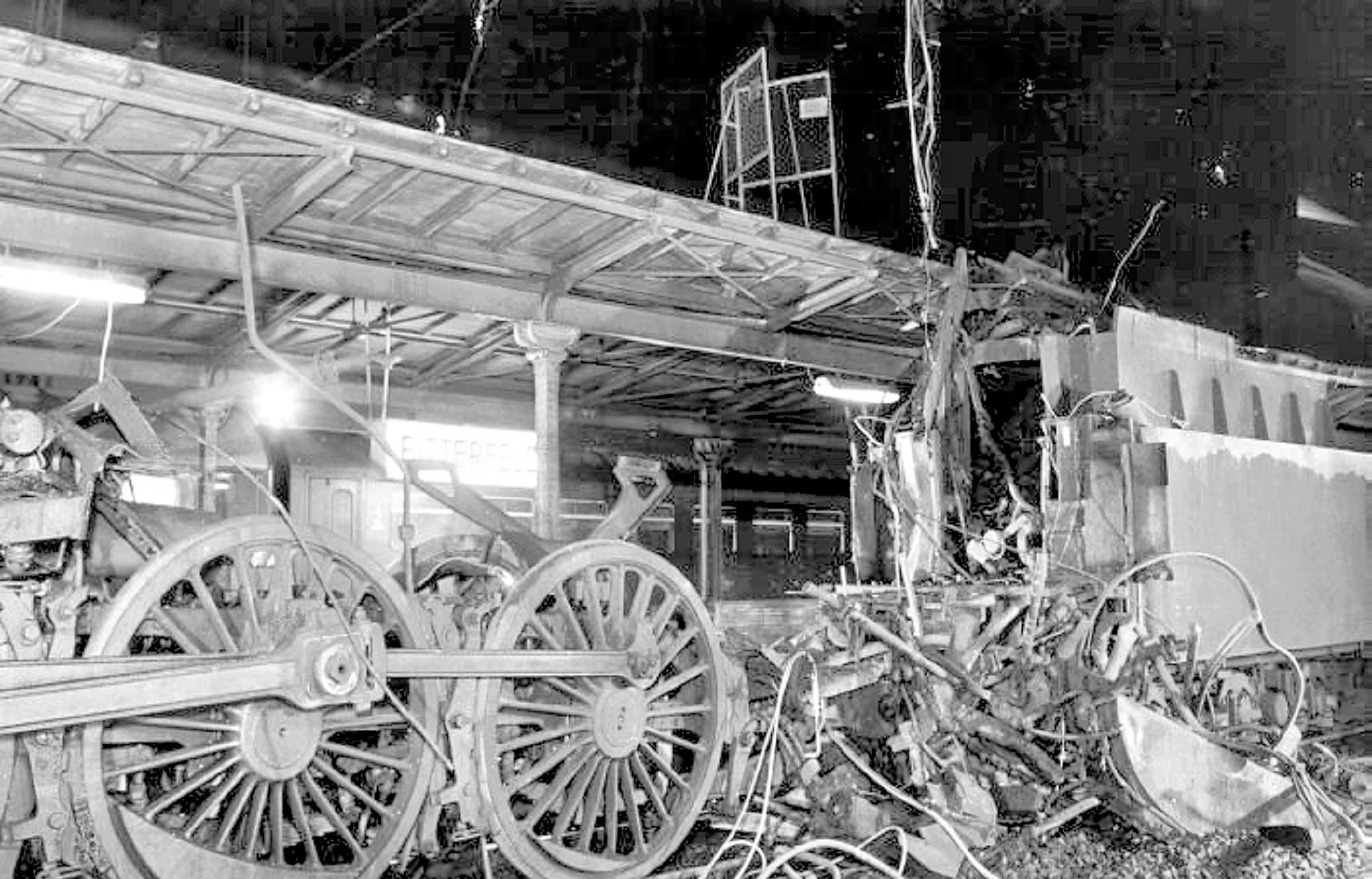 Katastrophe in Bitterfeld: Vor 45 Jahren explodiert Dampflok am Bahnhof ...