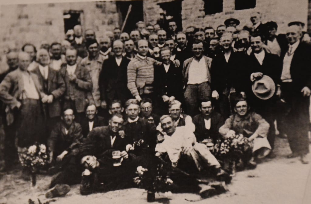 Eine Aufnahme der ersten Bewohner von 1932, dem Gründungsjahr der Siedung im Norden Magdeburgs.