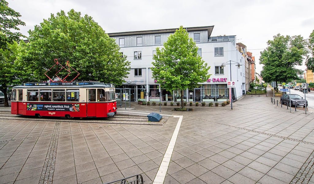 Statt einer Erweiterung in den Markgrafenweg (rechts im Bild) soll die „Ille“ am Bahnhof nun ein Ausweichgleis für einen Beiwagenbetrieb bekommen.