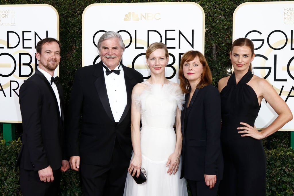 Mitwirkende im Film „Toni Erdmann“: Jonas Dormbach (l-r), Peter Simonischek, Sandra Hüller, Maren Ade und Janine Jackowski kommen zur 74. Verleihung der Golden Globe Awards (2017).