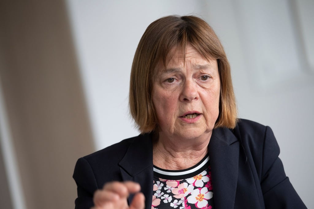 Brandenburgs Gesundheitsministerin Ursula Nonnemacher (Bündnis 90/Die Grünen) im gespräch mit dpa.