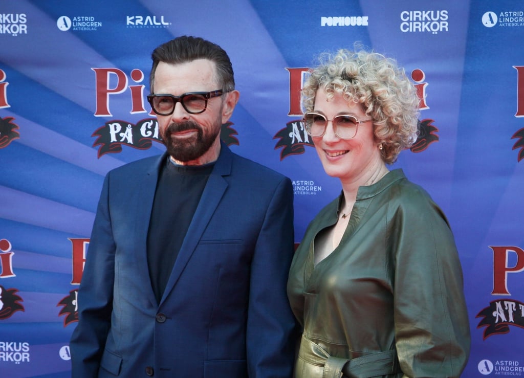 Abba-Star Björn Ulvaeus trifft mit seiner Partnerin Christina Sas zur Premiere ein.