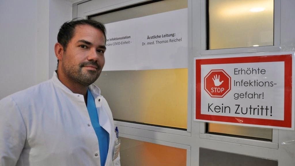 Oberarzt Dr. Thomas Reichel leitet die neue Internistische Infektionsstation im städtischen Klinikum Magdeburg.