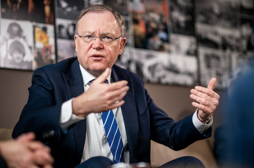 Niedersachsens Ministerpräsident Stephan Weil bei einem Interview.